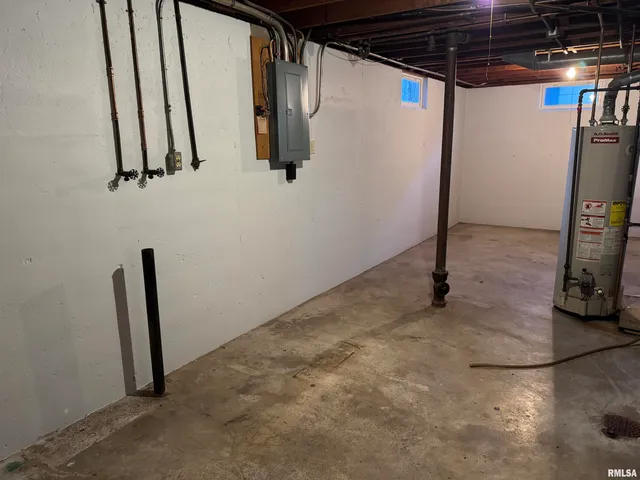 $1,000 | 4576 Cheyenne Avenue, Davenport, IA 52806