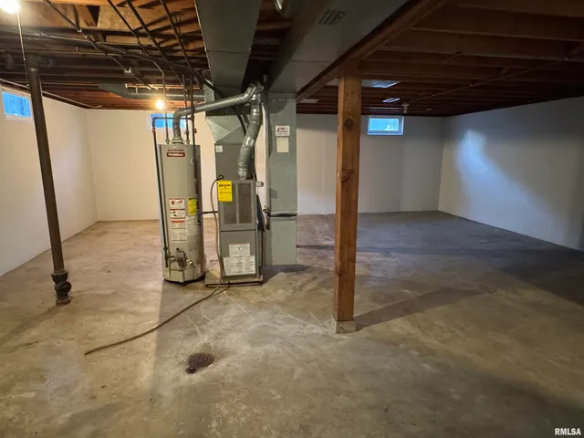 $1,000 | 4576 Cheyenne Avenue, Davenport, IA 52806