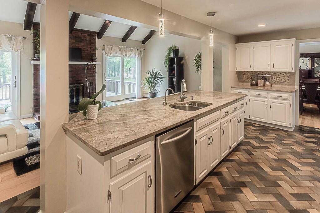 22 Colonial Drive Mendon, MA 01756 - Photo 14 of 42