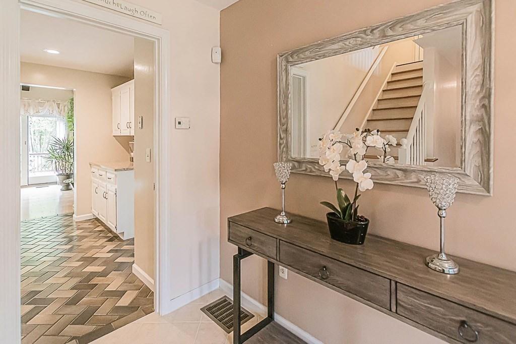 22 Colonial Drive Mendon, MA 01756 - Photo 8 of 42