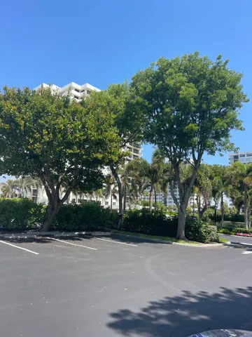 $1,100,000 | 2001 North Ocean Boulevard, Unit 301, Boca Raton, FL 33431