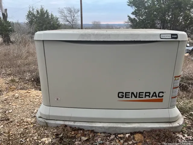 $989,900 | 23 Waring Road, Boerne, TX 78013