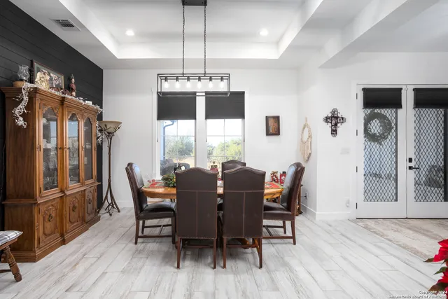 $989,900 | 23 Waring Road, Boerne, TX 78013