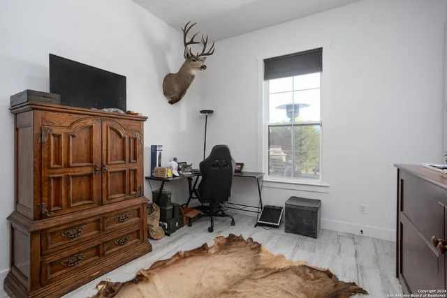 $989,900 | 23 Waring Road, Boerne, TX 78013