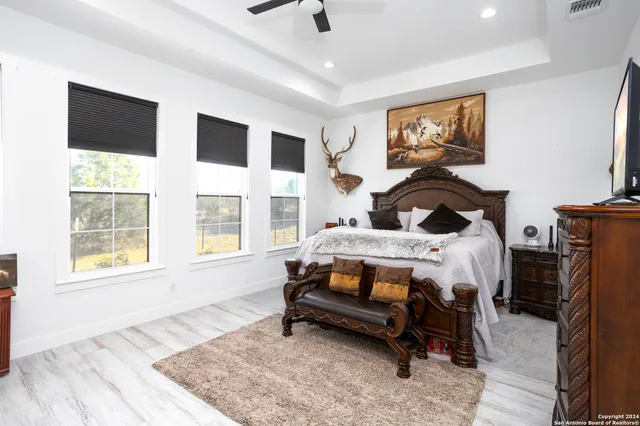 $989,900 | 23 Waring Road, Boerne, TX 78013