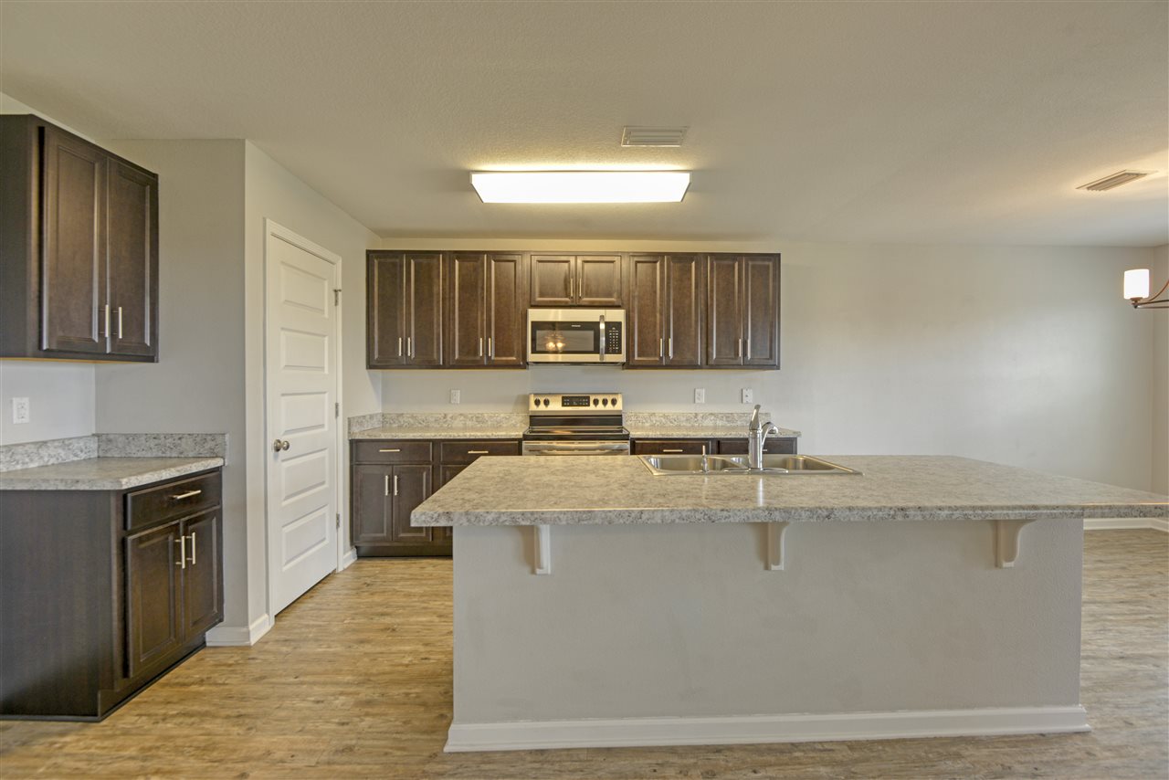 6990 Crimson Ridge Street Gulf Shores, AL 36542 - Photo 5 of 31 Kitchen