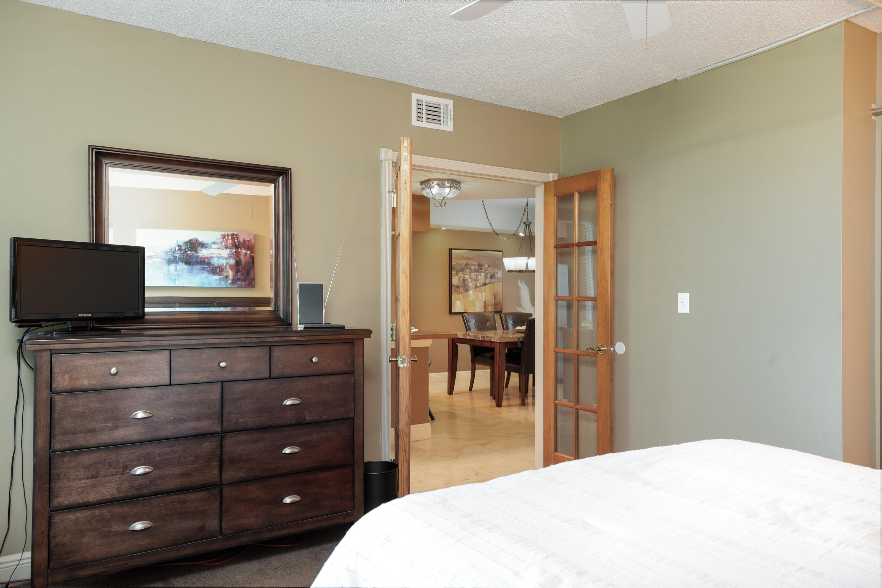 521 North Riverside Drive, Unit 208 Pompano Beach, FL 33062 - Photo 16 of 50 Guest Suite