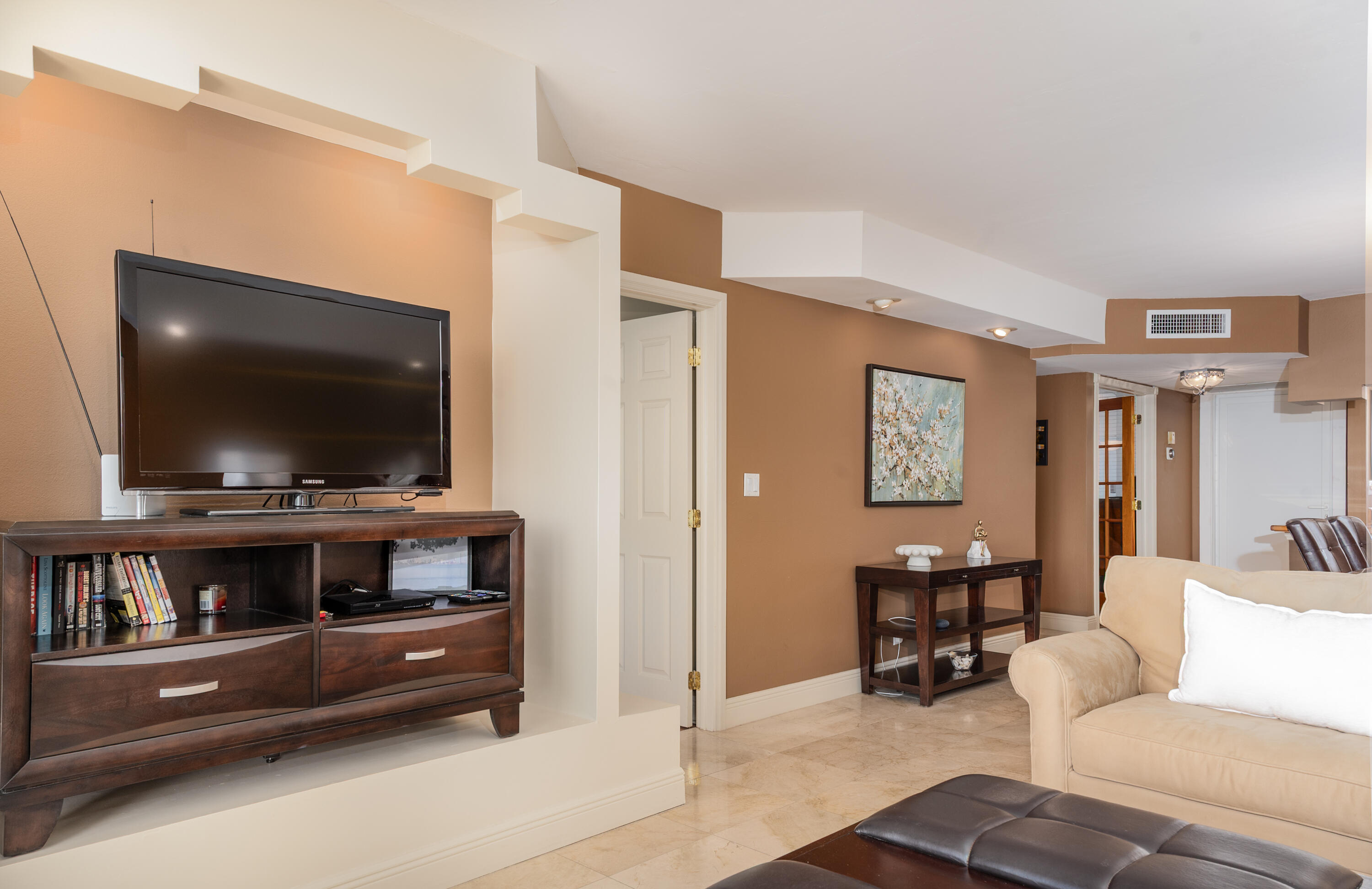 521 North Riverside Drive, Unit 208 Pompano Beach, FL 33062 - Photo 20 of 50 Soft Caramel Tones