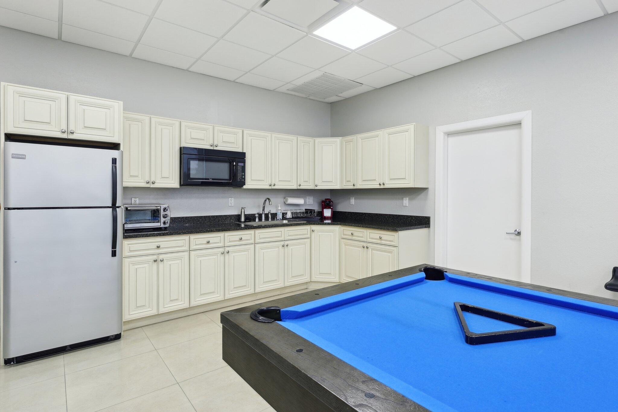 521 North Riverside Drive, Unit 208 Pompano Beach, FL 33062 - Photo 35 of 50 Community Kitchen