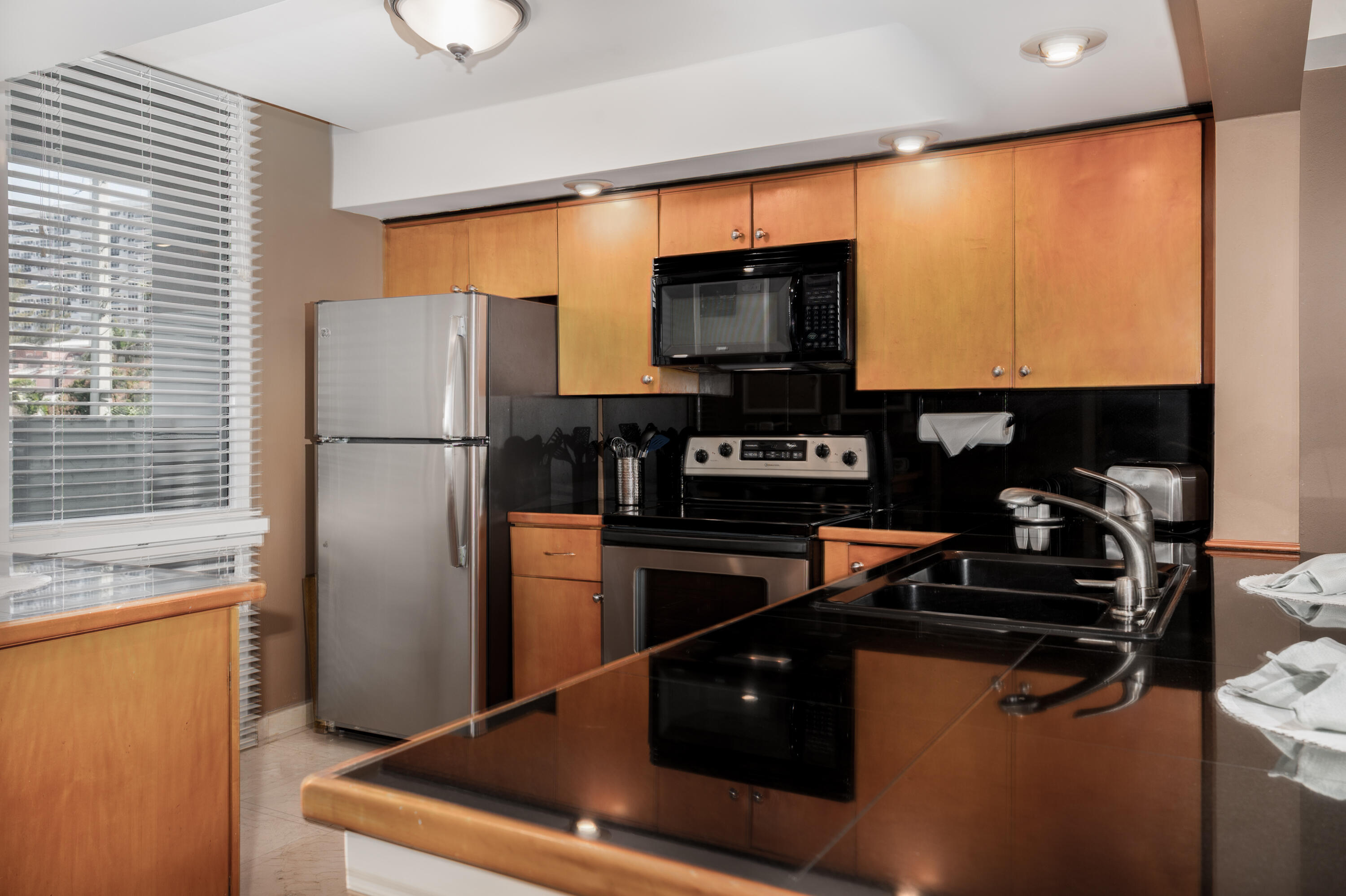 521 North Riverside Drive, Unit 208 Pompano Beach, FL 33062 - Photo 10 of 50 Modern Kitchen