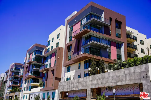 $3,360 | 800 North Front Street, Unit 1335, Burbank, CA 91502