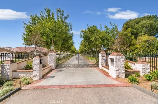 $3,250,000 | 15980 Summit Crest Drive, Riverside, CA 92506