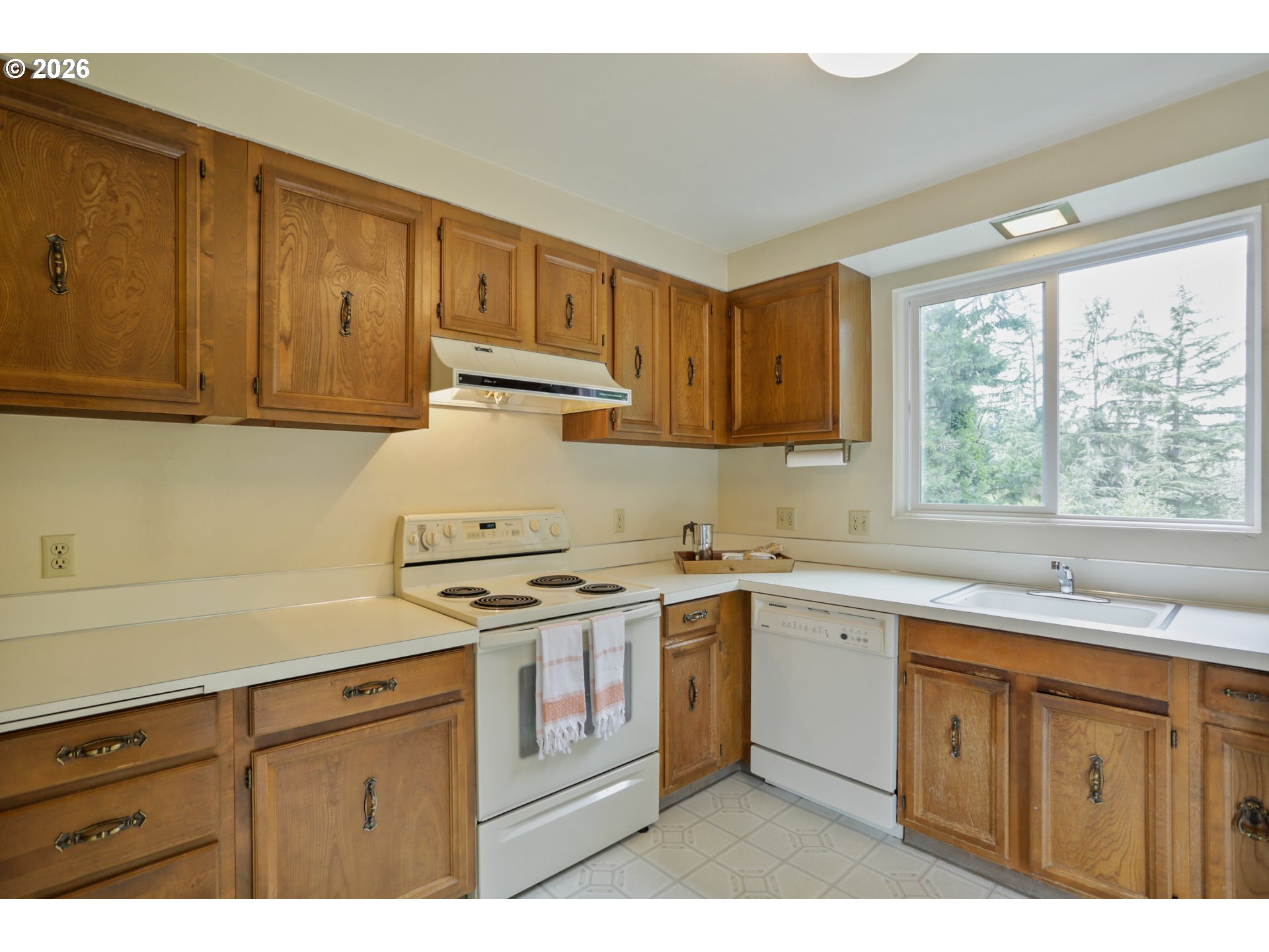 5113 Southwest Oleson Road Portland, OR 97225 - Photo 10 of 29