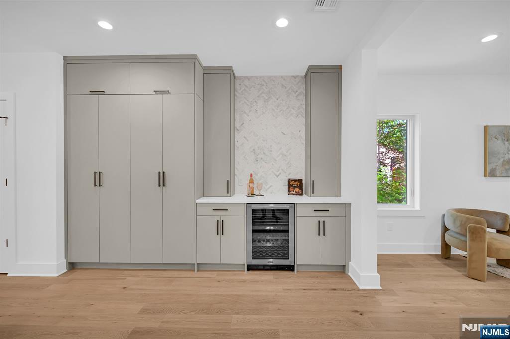 25 Wardell Road Livingston, NJ 07039 - Photo 13 of 34