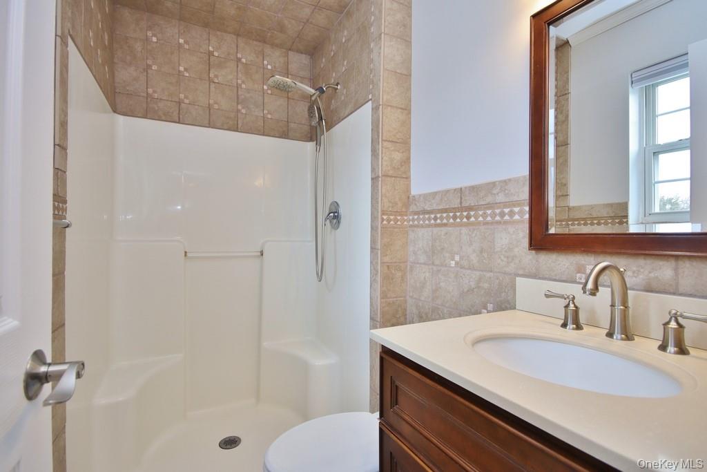 478 Lake Road New Windsor, NY 12553 - Photo 13 of 40