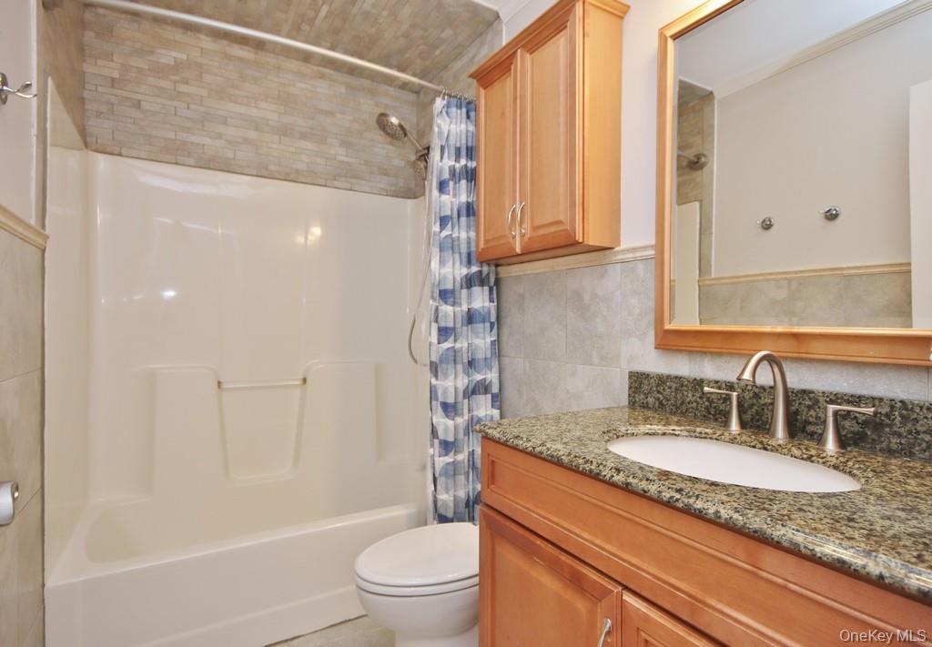 478 Lake Road New Windsor, NY 12553 - Photo 15 of 40