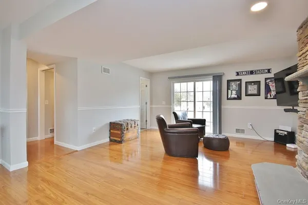 $4,000 | 478 Lake Road, New Windsor, NY 12553