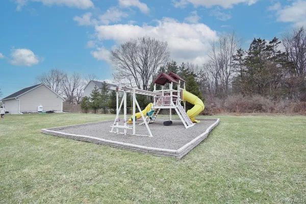 $4,000 | 478 Lake Road, New Windsor, NY 12553