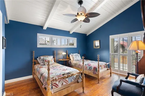 $3,299,000 | 354 62nd Street, Newport Beach, CA 92663