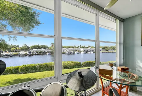 $162,700 | 2800 Indian River Boulevard, Unit 9D, Vero Beach, FL 32960