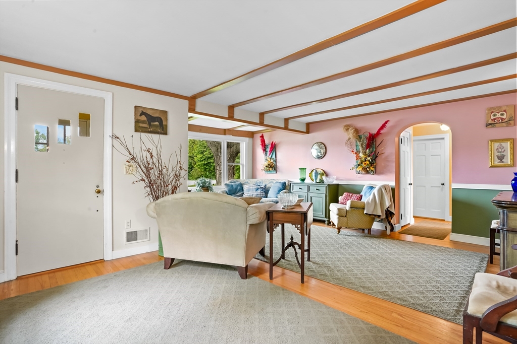 207 Topsfield Road Wenham, MA 01984 - Photo 11 of 20