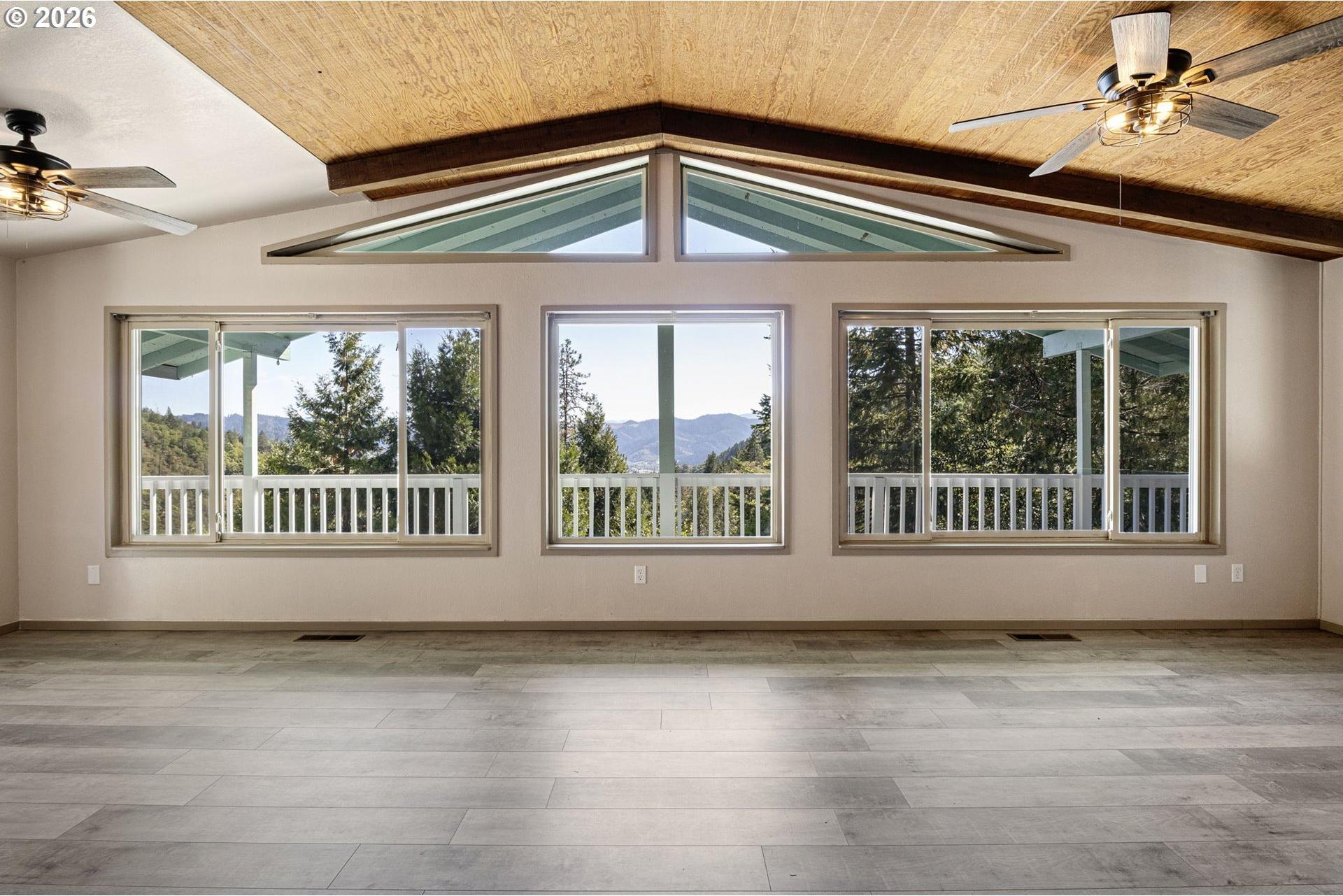 1604 Spring Brook Road Myrtle Creek, OR 97457 - Photo 9 of 48 Gallery Image 9