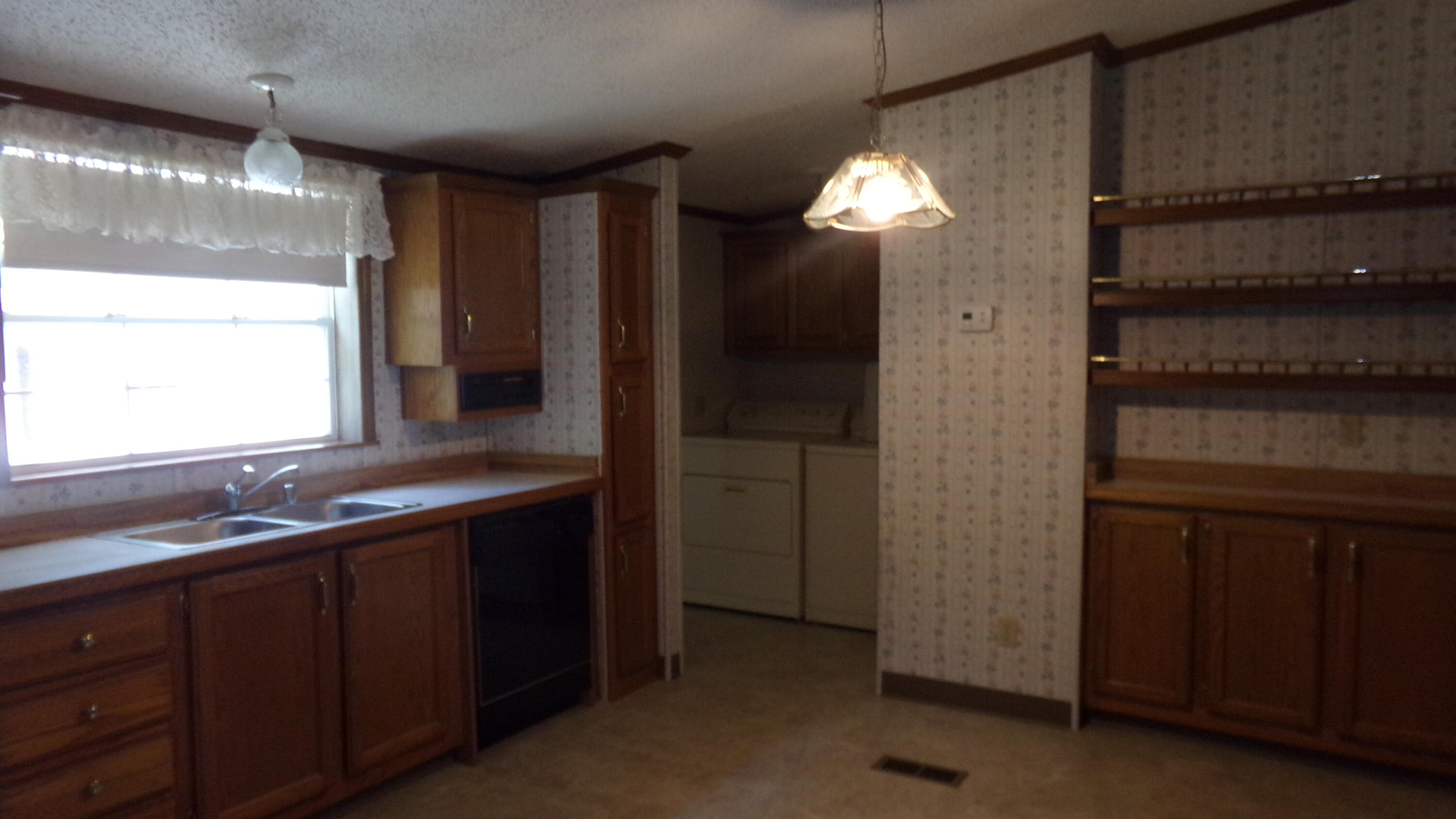 N1619 Fox Ridge Trail Menominee, WI 54135 - Photo 31 of 40 Kitchen