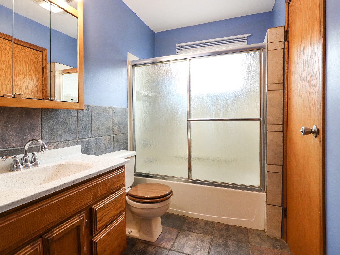 321 Hadleigh Road Bolingbrook, IL 60440 - Photo 9 of 20