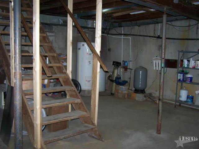 5185 Johns Street Decatur, IN 46733 - Photo 5 of 6