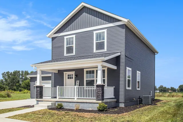 $350,000 | 652 Bungalow Drive, Nappanee, IN 46550