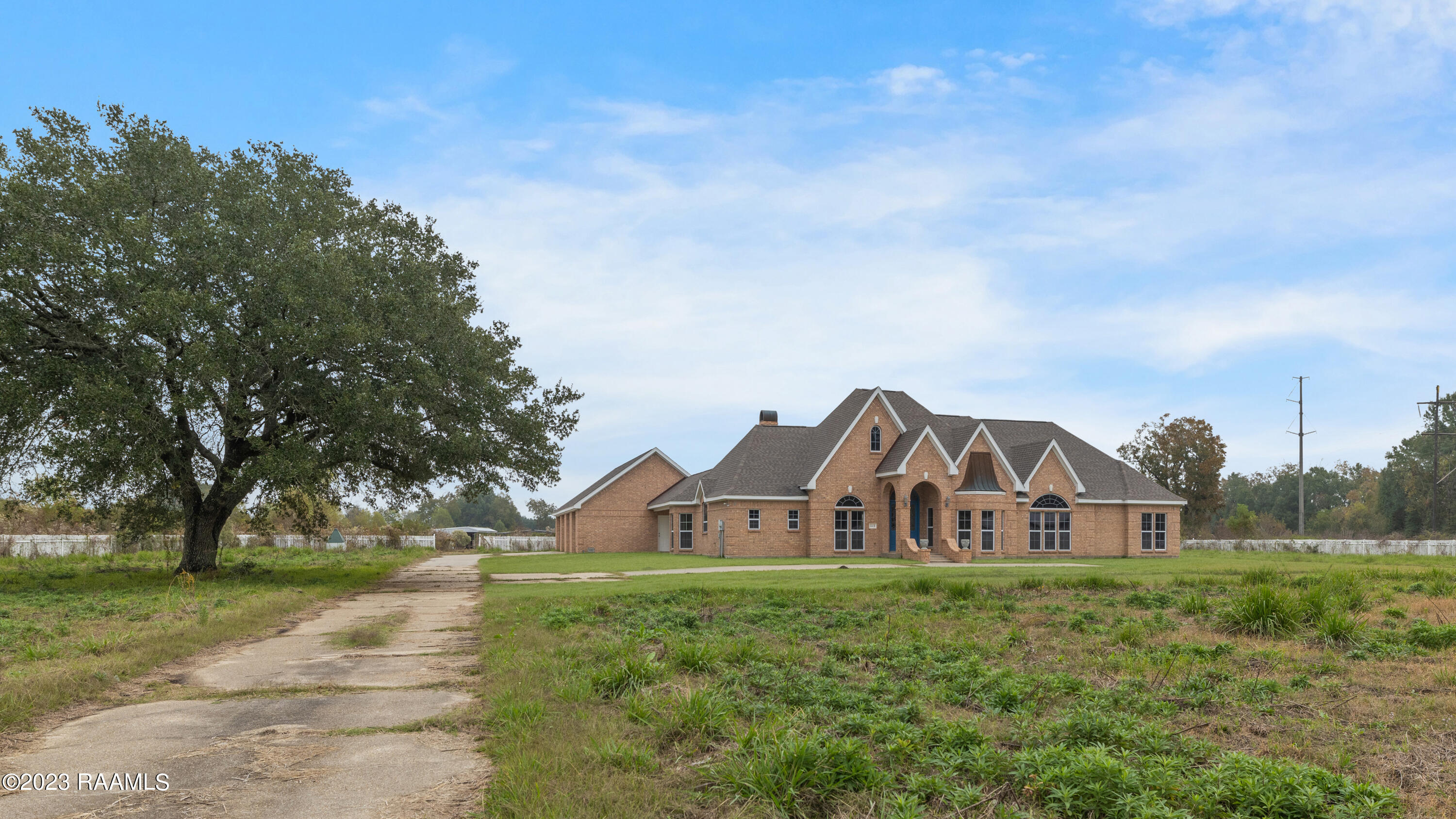 1113 Semere Road Breaux Bridge, LA 70517 - Photo 3 of 33 Gallery Image 3