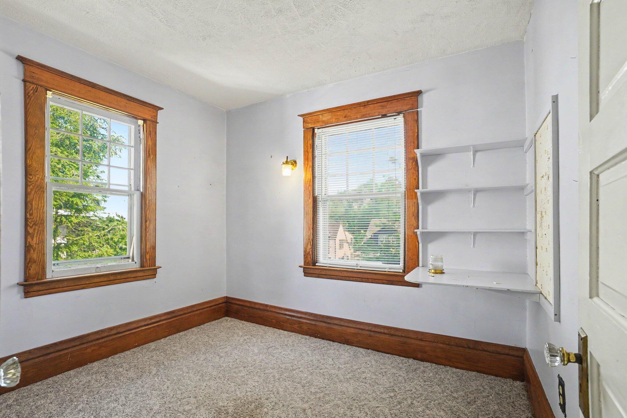 1330 West Maple Street Kalamazoo, MI 49008 - Photo 14 of 25 014_file_3716