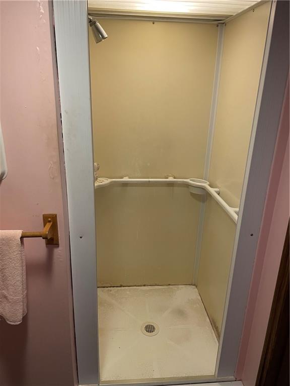 831 Railroad Street McKees Rocks, PA 15136 - Photo 15 of 16