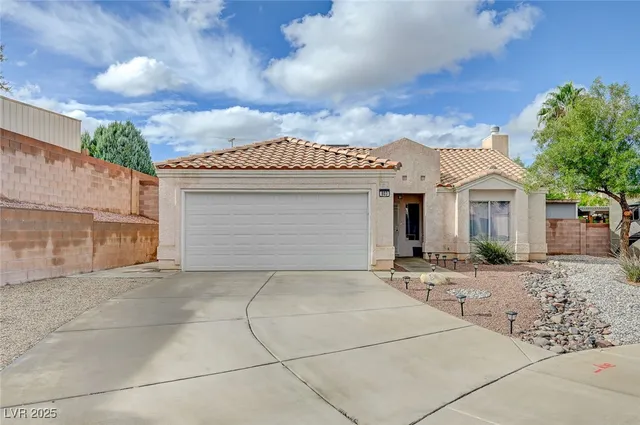 $374,900 | 803 Mesa Pine Court, Henderson, NV 89015
