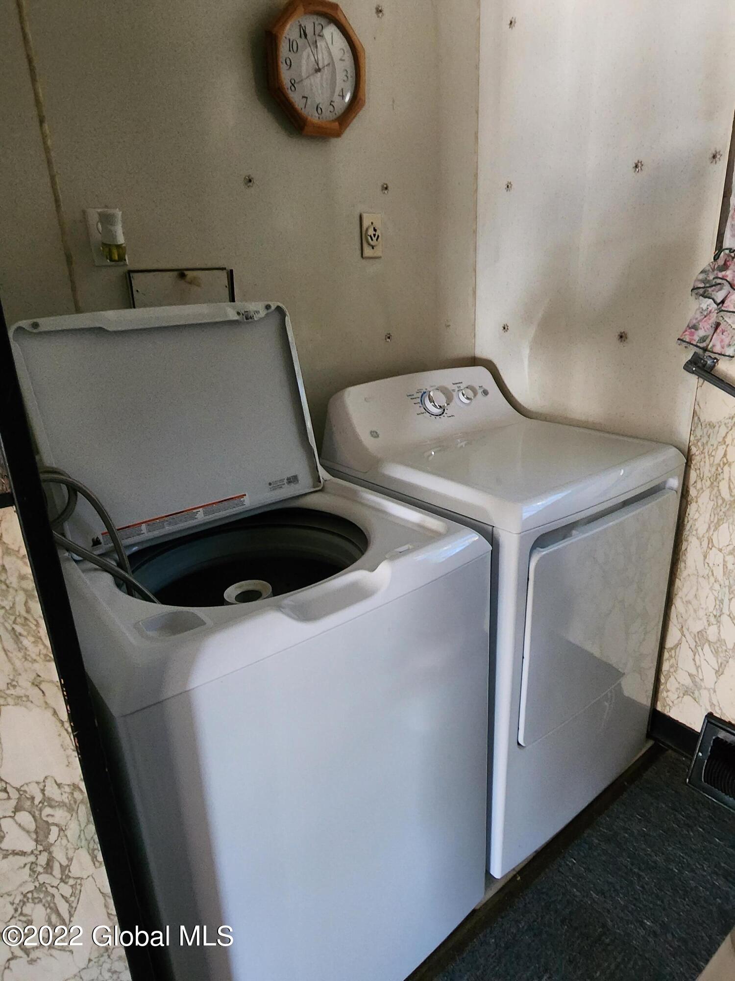 932 Sacandaga Road Fort Johnson, NY 12070 - Photo 14 of 26 20221213_094445