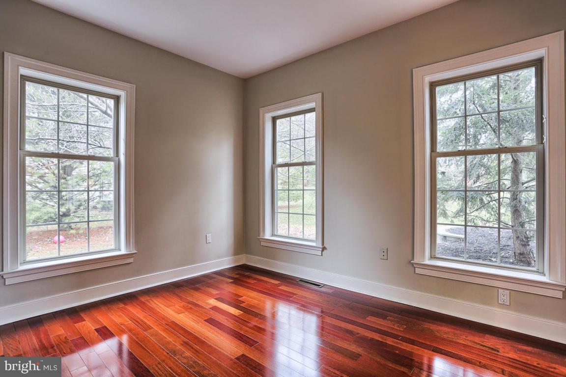 30 Brookside Court Lititz, PA 17543 - Photo 8 of 60