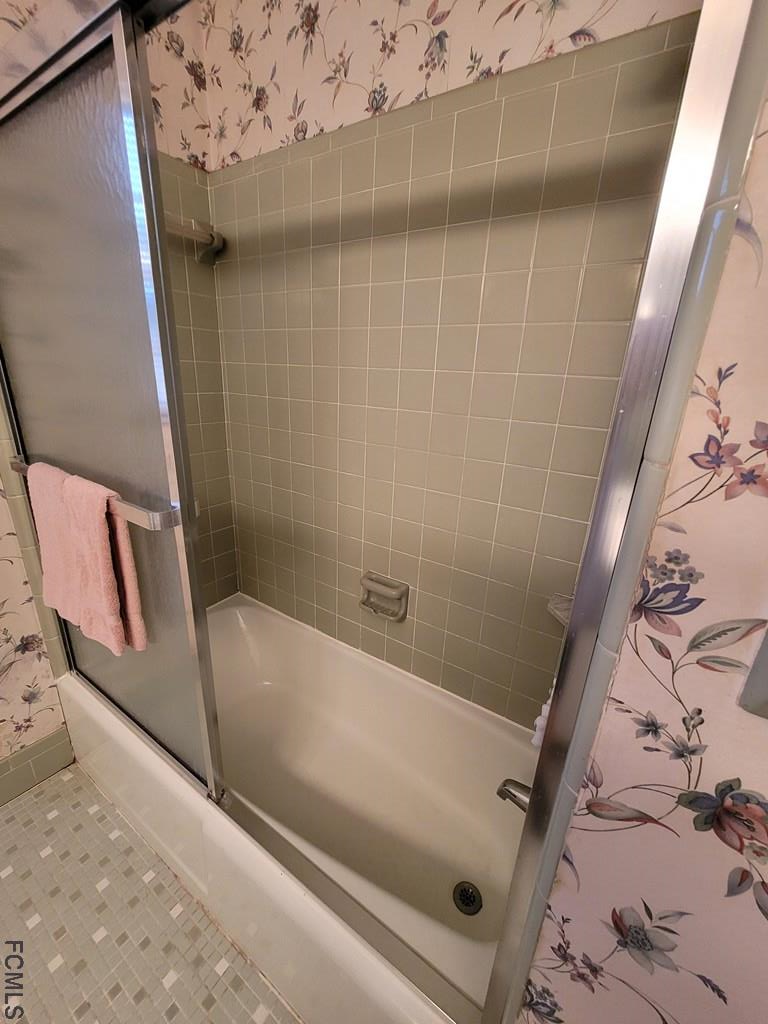 736 Lindenwood Circle Ormond Beach, FL 32174 - Photo 30 of 56 a bathroom with a bathtub