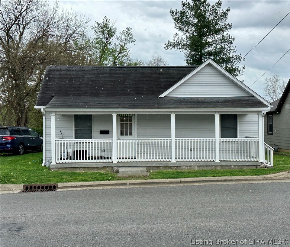 701 East Hackberry Street Salem, IN 47167 - Photo 2 of 18