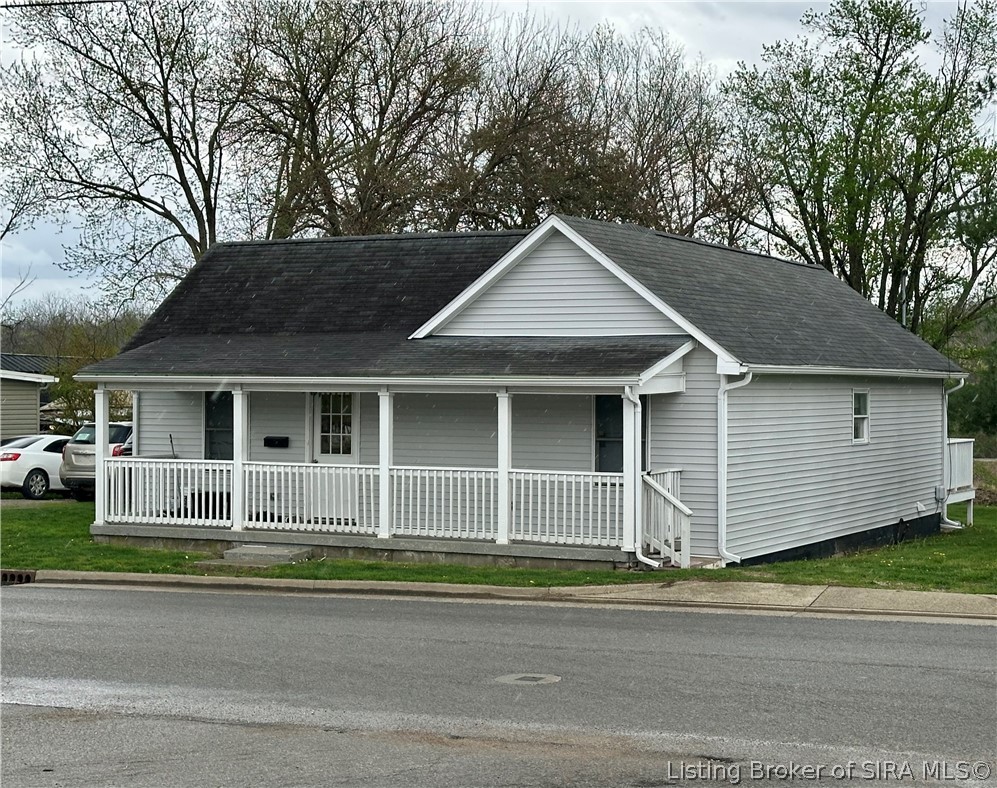 701 East Hackberry Street Salem, IN 47167 - Photo 3 of 18