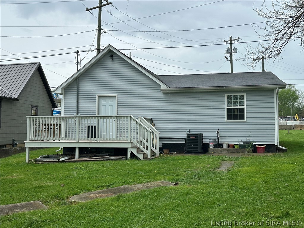 701 East Hackberry Street Salem, IN 47167 - Photo 4 of 18