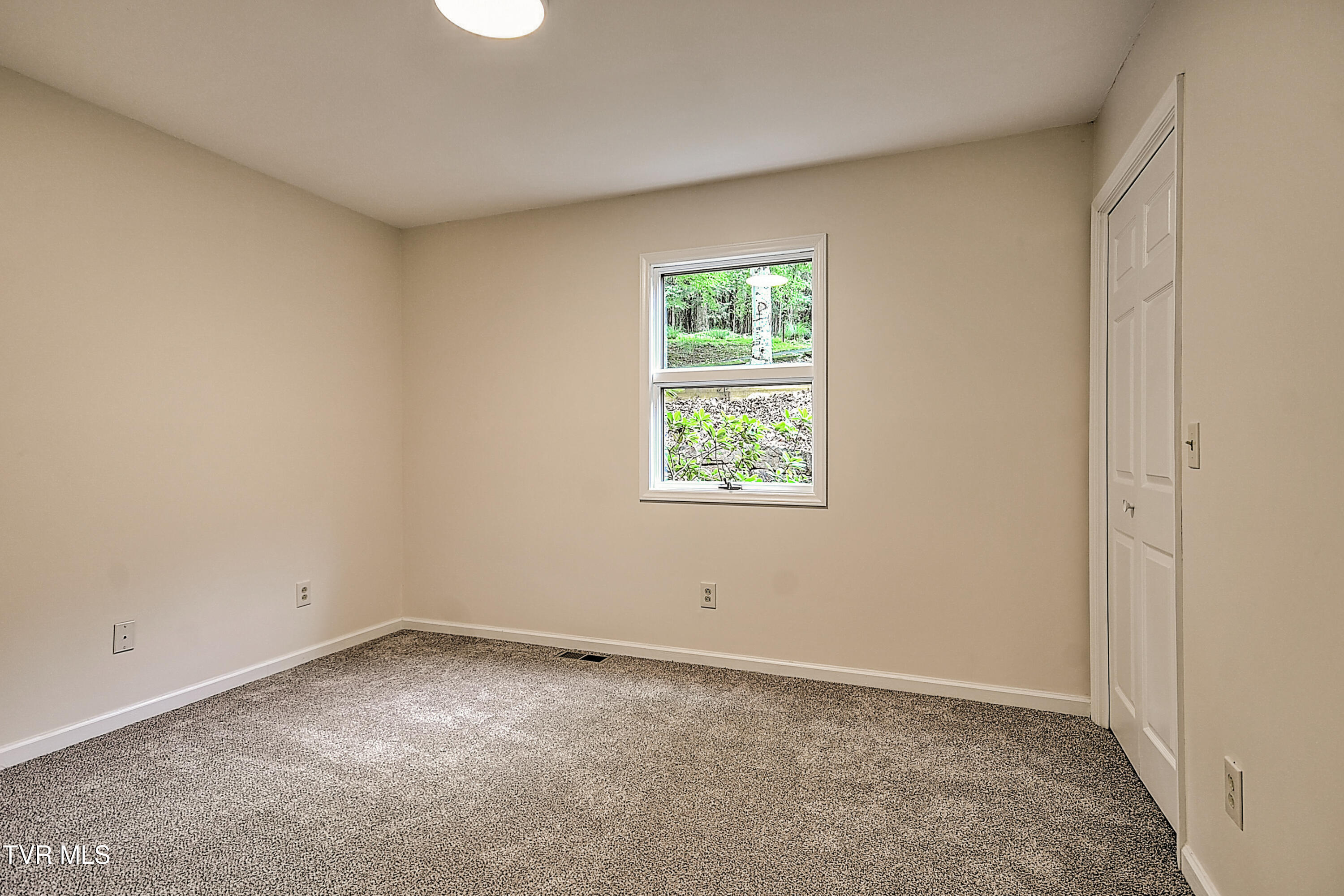 490 Hideaway Farm Road Piney Flats, TN 37686 - Photo 21 of 102 490 Hideaway ES-21