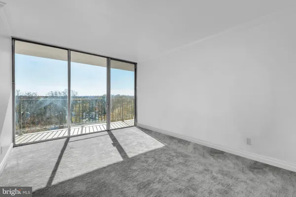 $279,900 | 3333 University Boulevard West, Unit 1008, Kensington, MD 20895