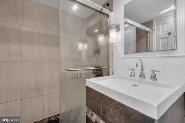 $279,900 | 3333 University Boulevard West, Unit 1008, Kensington, MD 20895