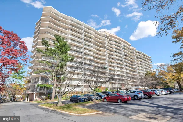 $279,900 | 3333 University Boulevard West, Unit 1008, Kensington, MD 20895