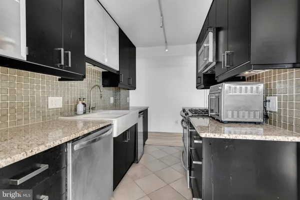 $279,900 | 3333 University Boulevard West, Unit 1008, Kensington, MD 20895