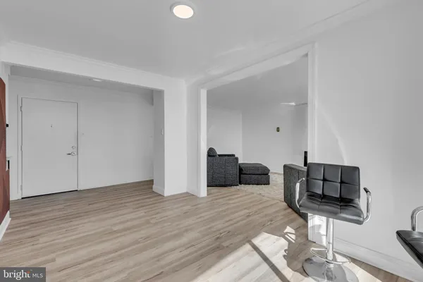 $279,900 | 3333 University Boulevard West, Unit 1008, Kensington, MD 20895