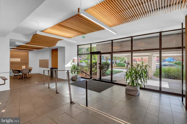 $279,900 | 3333 University Boulevard West, Unit 1008, Kensington, MD 20895