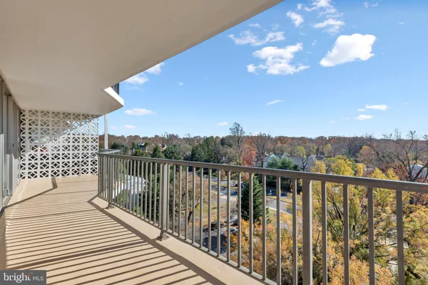 $279,900 | 3333 University Boulevard West, Unit 1008, Kensington, MD 20895