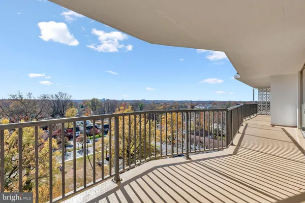 $279,900 | 3333 University Boulevard West, Unit 1008, Kensington, MD 20895