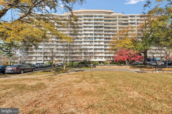 $279,900 | 3333 University Boulevard West, Unit 1008, Kensington, MD 20895